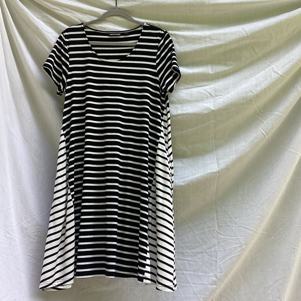 Nina Leonard black and white striped dress, size large